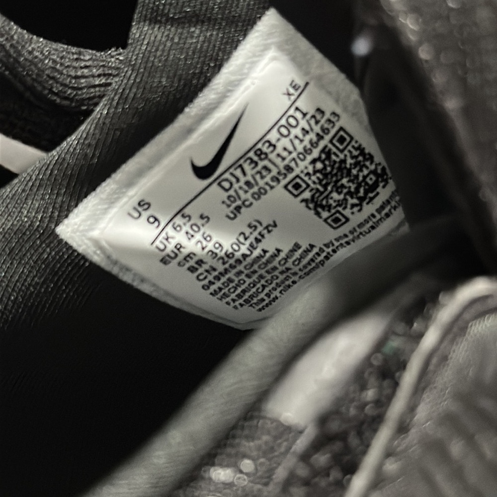 Nike Black and White Pegasus Flyease Athletic Shoes - Picture 7 of 7